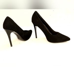 Torta Caliente Black Velvet 5” Heels SZ 6M